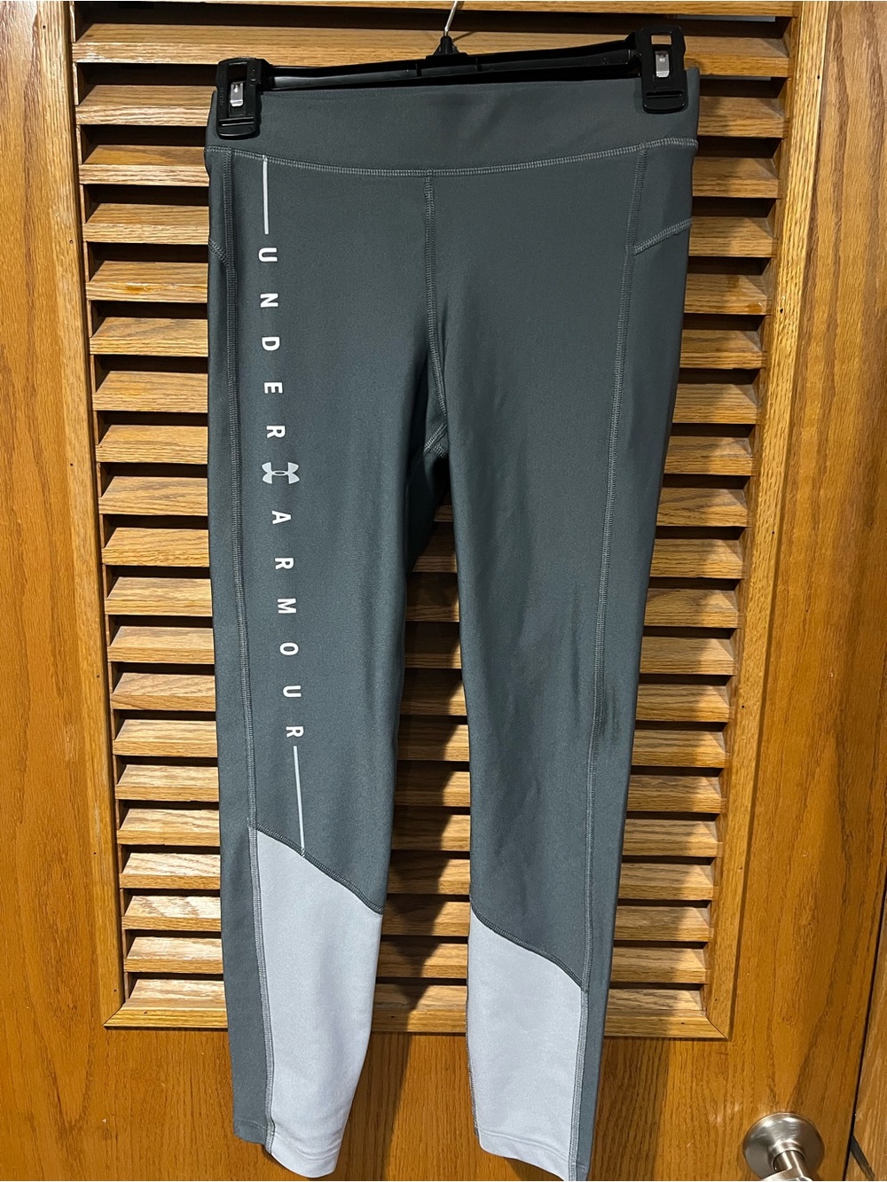 Women’s Under Armour heat gear tights, size small